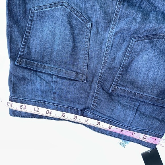 Shop THE MINT WIDE LEG JEANS - Picture 8 of 10